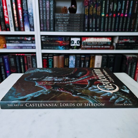 The Art of CASTLEVANIA Lords of Shadow (HARDCOVER) - Picture 3 of 5